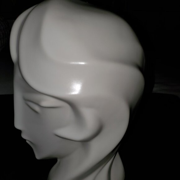 ART DECO STYLE HEAD SCULPTURE - Picture 5 of 6